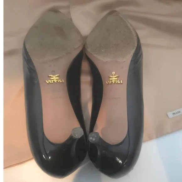 Prada Black Patent Leather Pointed Toe Kitten Heels Pumps EU 37.5 US 7.5 Italy - Picture 8 of 12